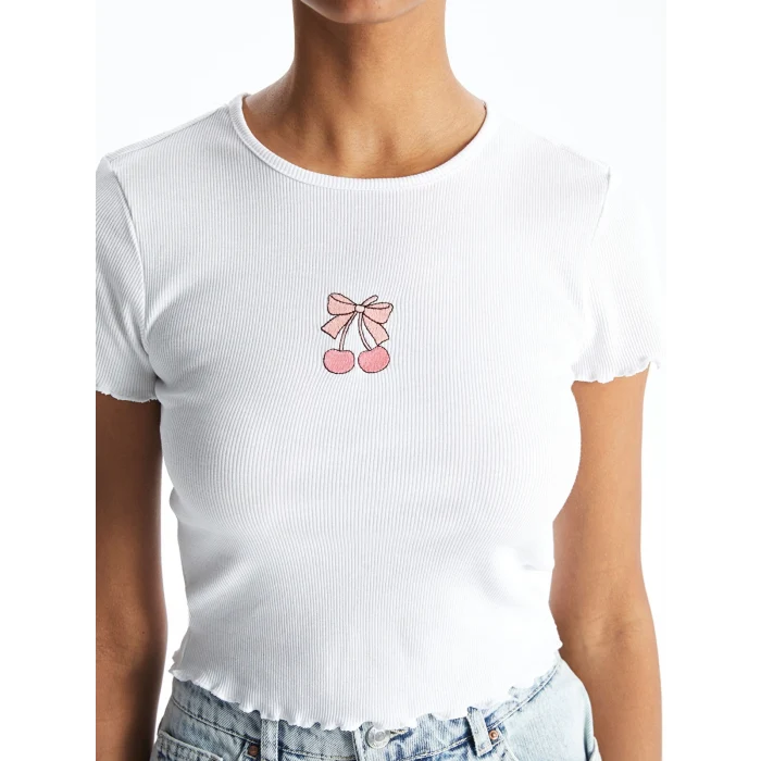 XSIDE Beyaz Bisiklet Yaka Nakışlı Kadın Crop