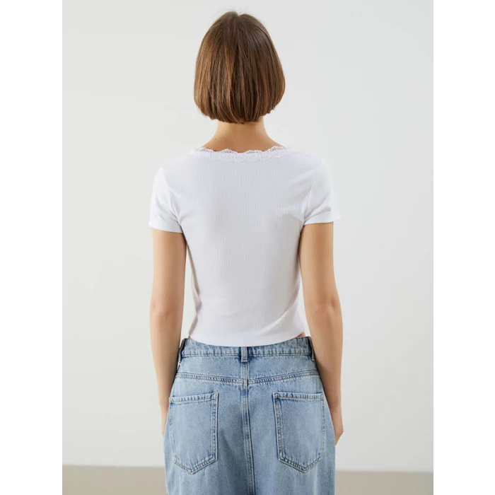 XSIDE Beyaz U Yaka Dantel Detaylı Crop