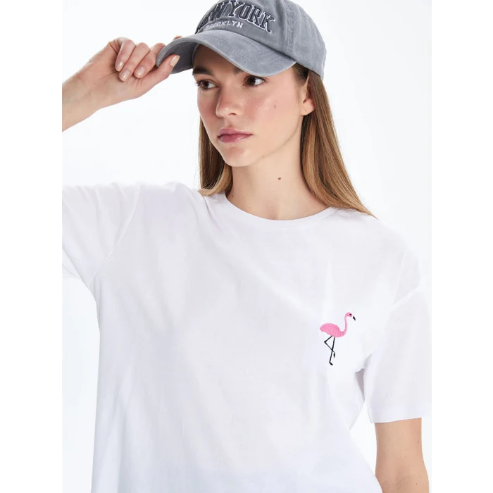 XSIDE Beyaz Bisiklet Yaka Nakışlı Kadın Tişört