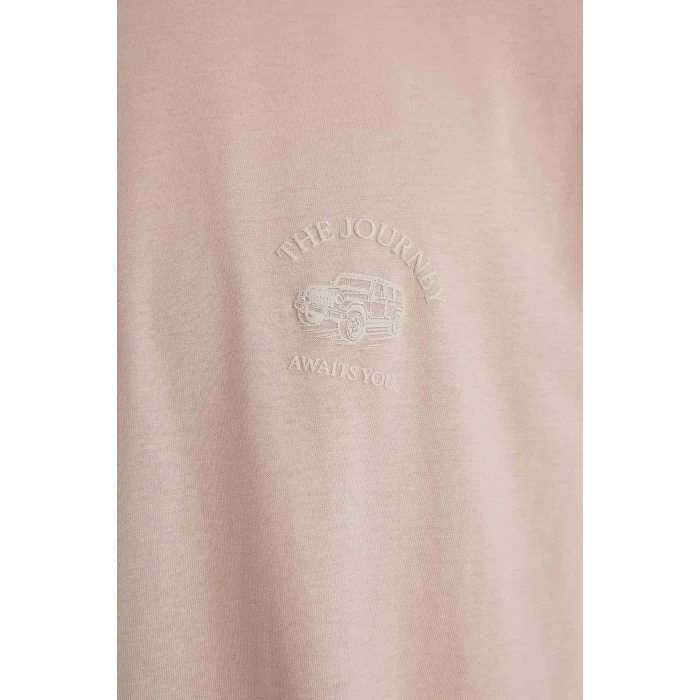 Defacto E3798 Bej %100 Pamuk Oversize Geniş Kalıp Bisiklet Yaka Sırt Baskılı Kısa Kollu Tişört