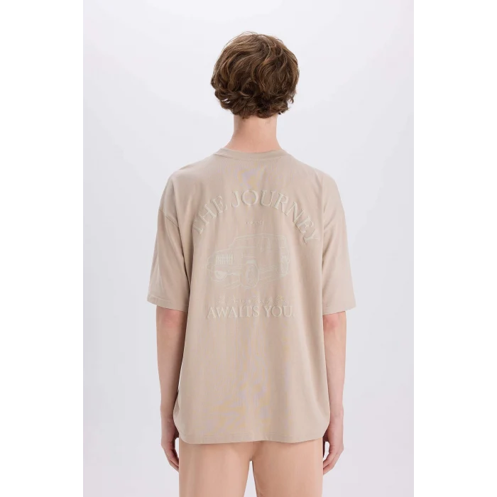 Defacto E3798 Bej %100 Pamuk Oversize Geniş Kalıp Bisiklet Yaka Sırt Baskılı Kısa Kollu Tişört