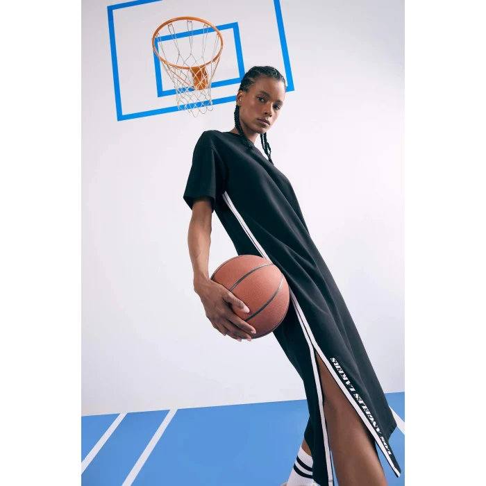 Defacto B9962 Siyah DeFactoFit NBA Los Angeles Lakers Oversize Geniş Kalıp Kısa Kollu Pike Midi Elbise