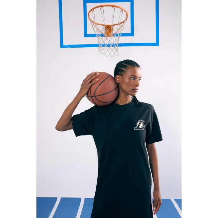 Defacto B9962 Siyah DeFactoFit NBA Los Angeles Lakers Oversize Geniş Kalıp Kısa Kollu Pike Midi Elbise