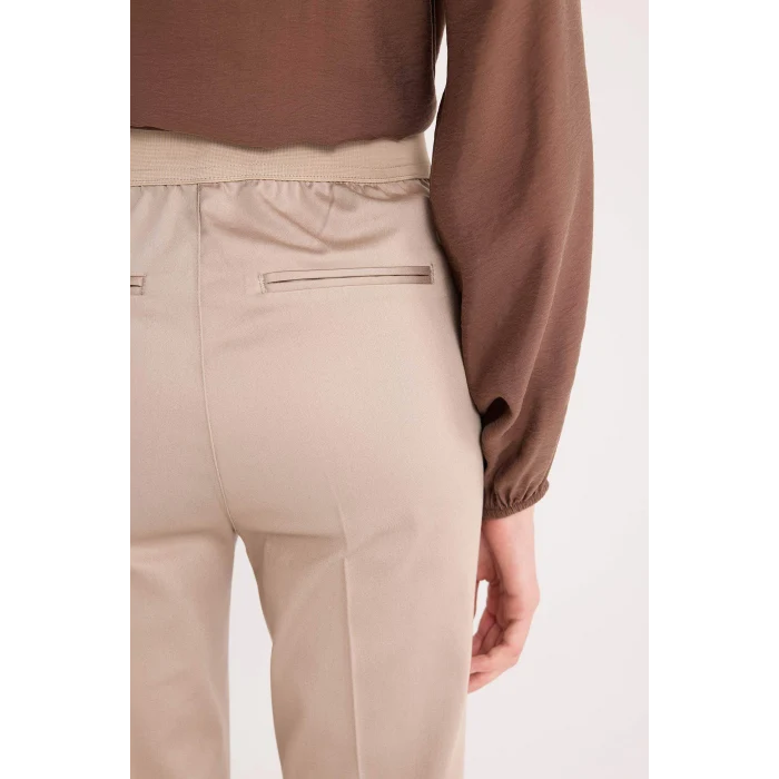 Defacto J8743 Kahve Sigaret Normal Bel Düz Paça Saten Pantolon
