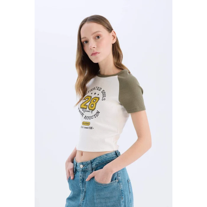 Defacto E0678 Haki Coool Fitted Bisiklet Yaka Baskılı Fitilli Kaşkorse Kısa Kollu Tişört