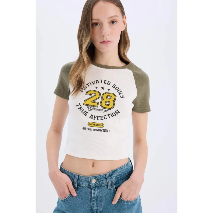 Defacto E0678 Haki Coool Fitted Bisiklet Yaka Baskılı Fitilli Kaşkorse Kısa Kollu Tişört