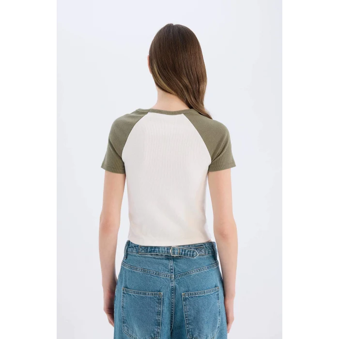 Defacto E0678 Haki Coool Fitted Bisiklet Yaka Baskılı Fitilli Kaşkorse Kısa Kollu Tişört