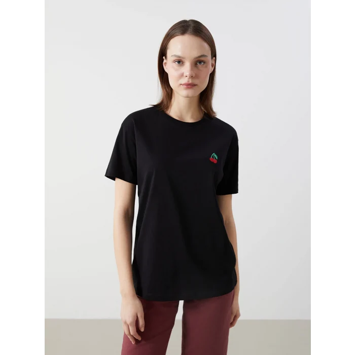 XSIDE Siyah Bisiklet Yaka Nakışlı Kadın Tişört