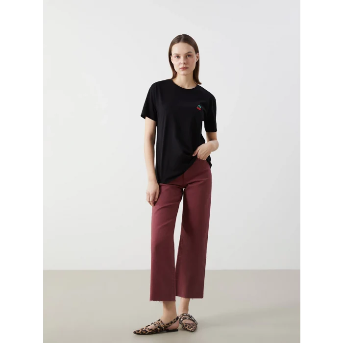 XSIDE Siyah Bisiklet Yaka Nakışlı Kadın Tişört