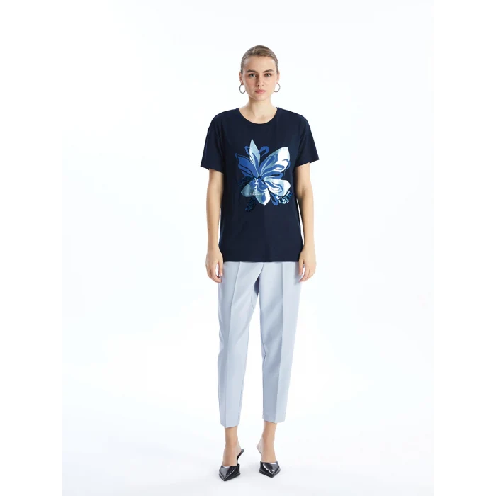 LCWAIKIKI Classic Lacivert Bisiklet Yaka Çiçekli Kadın Tişört