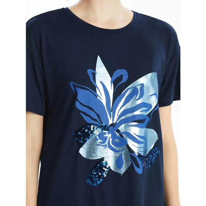 LCWAIKIKI Classic Lacivert Bisiklet Yaka Çiçekli Kadın Tişört