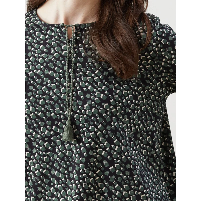 LCW Grace Siyah Bağlamalı Yaka Desenli Kadın Bluz