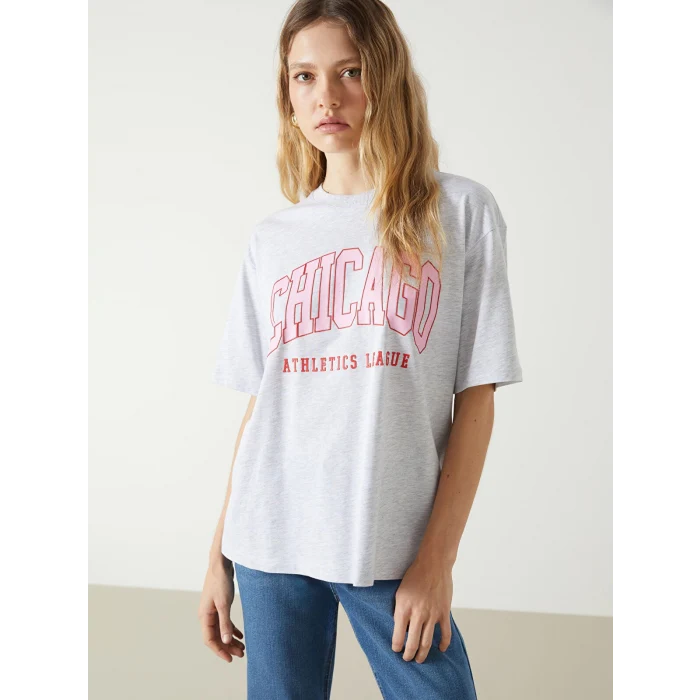 LCW Vision Gri Chicago Baskılı Oversize Kadın Tişört