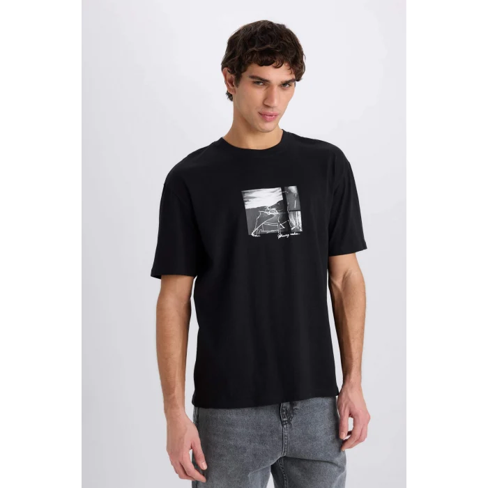 Defacto E1723 Siyah %100 Pamuk Boxy Fit Bisiklet Yaka Baskılı Kısa Kollu Tişört