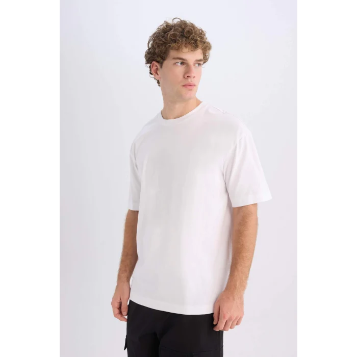 Defacto D6070 Beyaz %100 Pamuk Boxy Fit Bisiklet Yaka Basic Düz Kısa Kollu Tişört