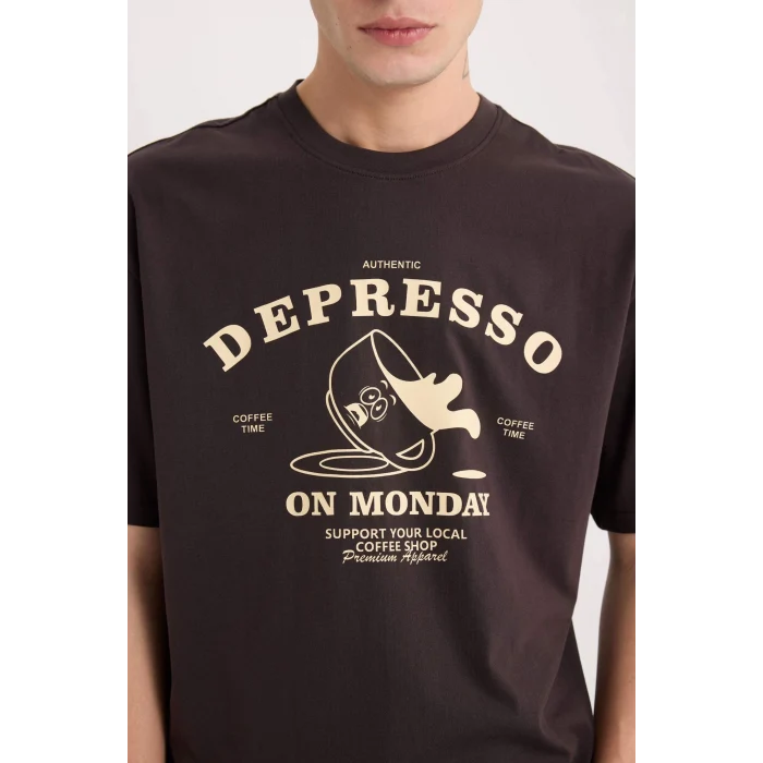 Defacto D5589 Kahve %100 Pamuk Boxy Fit Bisiklet Yaka Baskılı Kısa Kollu Tişört