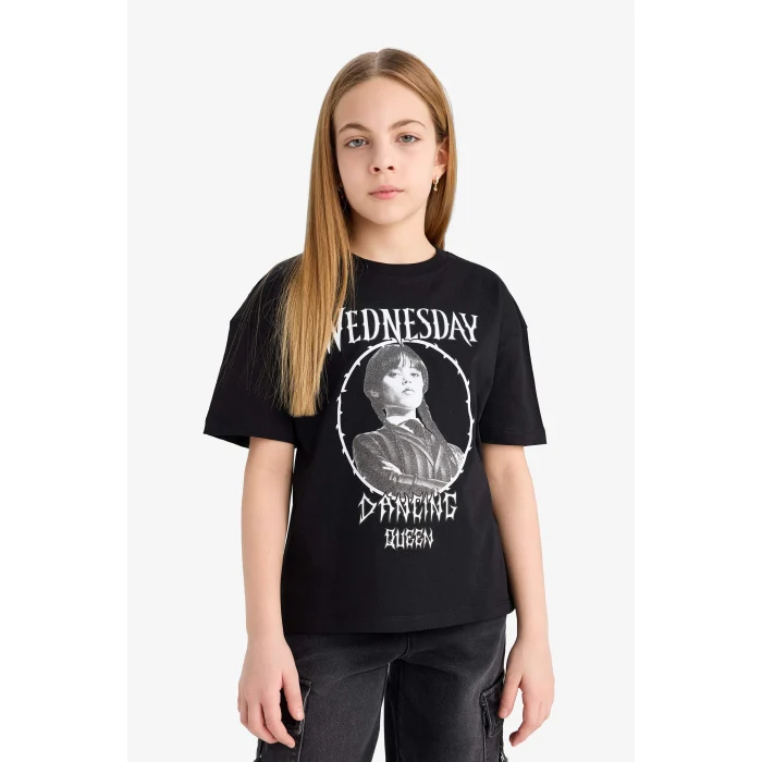 Defacto E6549 Siyah Kız Çocuk Wednesday Relax Fit Bisiklet Yaka Kısa Kollu Tişört