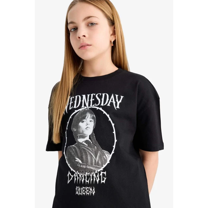 Defacto E6549 Siyah Kız Çocuk Wednesday Relax Fit Bisiklet Yaka Kısa Kollu Tişört