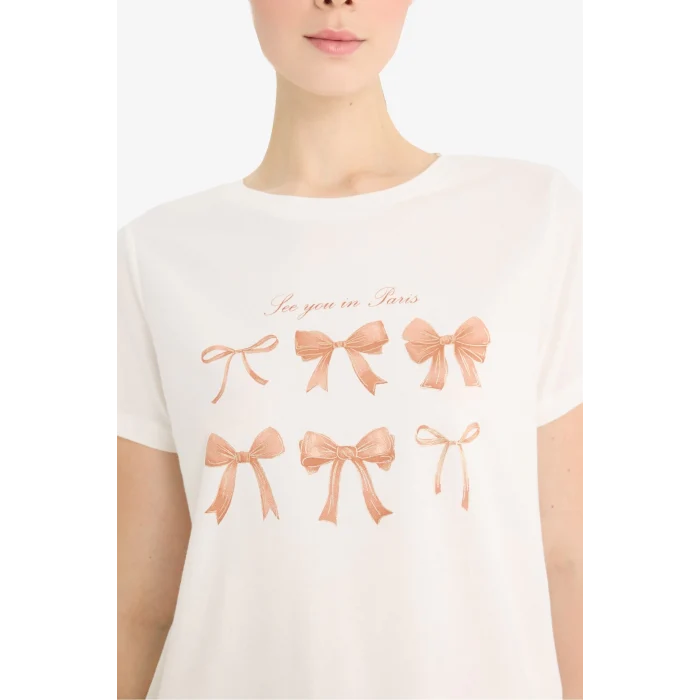 Defacto F5689 Ekru Regular Fit Bisiklet Yaka Baskılı Penye Kısa Kollu Tişört