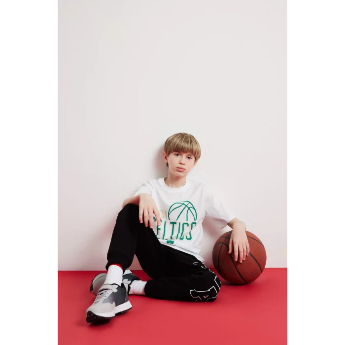 Defacto D9549 Beyaz Erkek Çocuk NBA Boston Celtics Bisiklet Yaka Kısa Kollu Tişört
