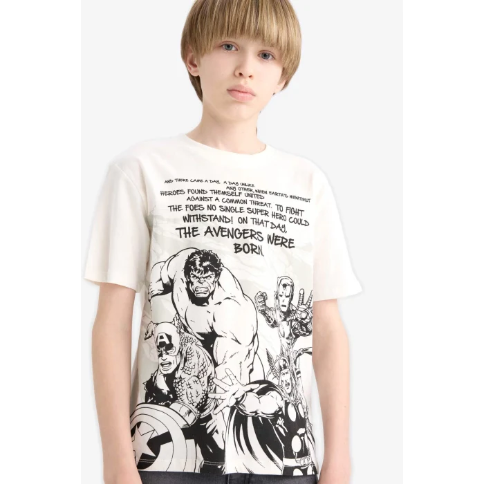 Defacto D9569 Ekru Erkek Çocuk Marvel Avengers Bisiklet Yaka Kısa Kollu Tişört