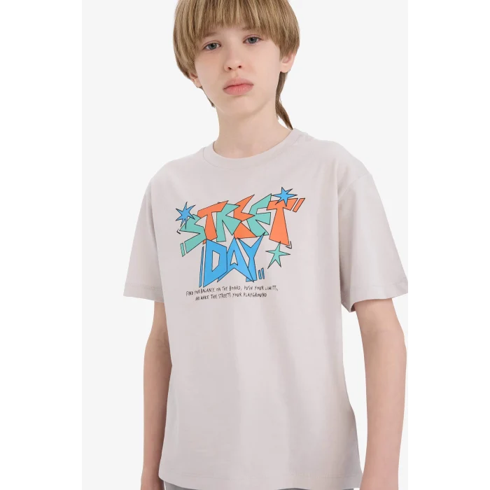 Defacto E6318 Gri Erkek Çocuk Bisiklet Yaka Baskılı Kısa Kollu Tişört