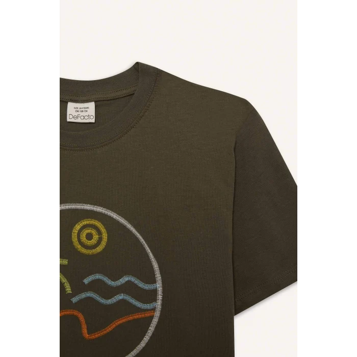 Defacto E0964 Haki Erkek Çocuk Bisiklet Yaka Nakışlı Kısa Kollu Tişört