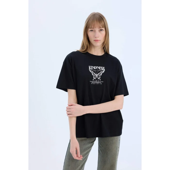 Defacto D9613 Siyah Oversize Geniş Kalıp Bisiklet Yaka Sırt Baskılı Kısa Kollu Tişört