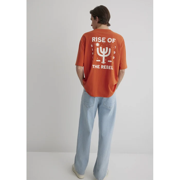 Mavi 0612669-70435 Rise Of The Rebel Baskılı Kırmızı Tişört