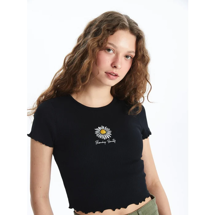 XSIDE Siyah Bisiklet Yaka Nakışlı Kısa Kollu Crop Kadın Tişört