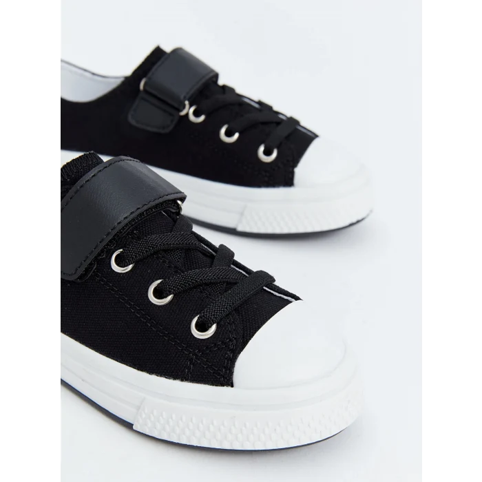 LCW STEPS Siyah Bağcık ve Cırt Cırtlı Erkek Çocuk Spor Ayakkabı