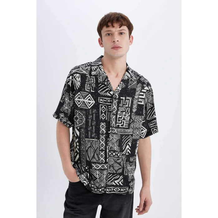 Defacto C7686 Siyah Regular Fit Yazlık Apaş Yaka Desenli Viskon Kısa Kollu Gömlek