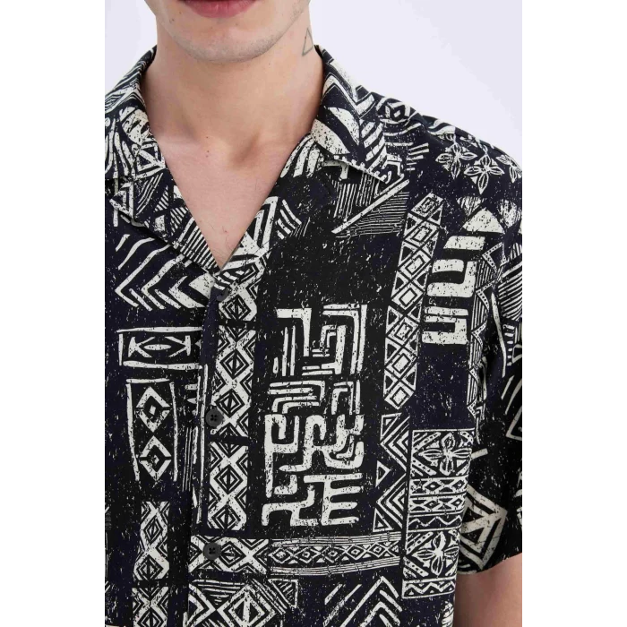 Defacto C7686 Siyah Regular Fit Yazlık Apaş Yaka Desenli Viskon Kısa Kollu Gömlek
