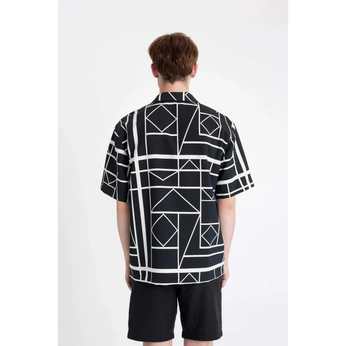 Defacto C7700 Siyah Relax Fit Yazlık Apaş Yaka Baskılı Viskon Kısa Kollu Gömlek
