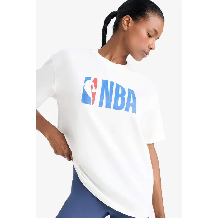 Defacto T5506 Beyaz DeFactoFit NBA Wordmark Oversize Geniş Kalıp Bisiklet Yaka Baskılı Kısa Kollu Tişört