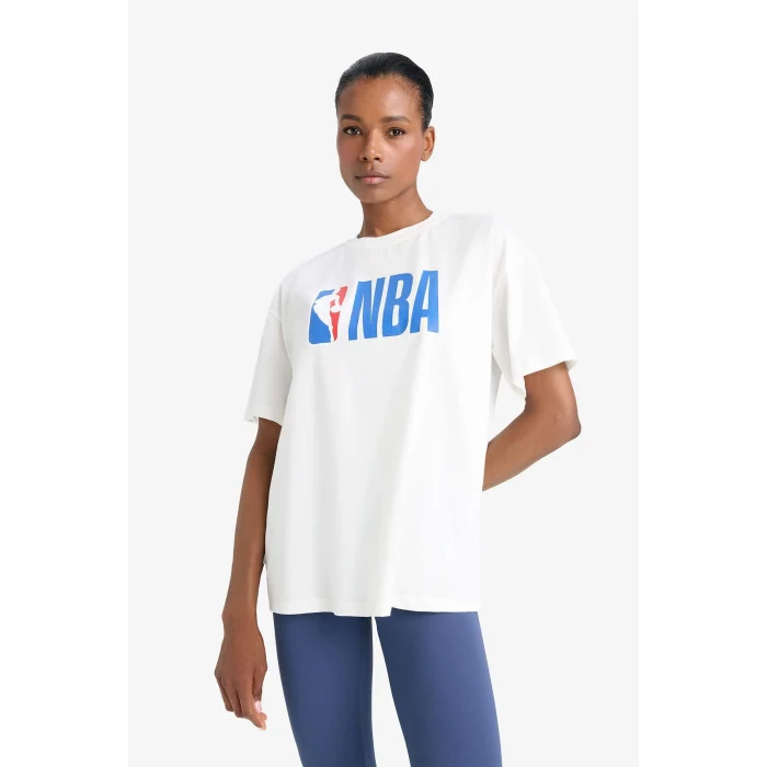 Defacto T5506 Beyaz DeFactoFit NBA Wordmark Oversize Geniş Kalıp Bisiklet Yaka Baskılı Kısa Kollu Tişört