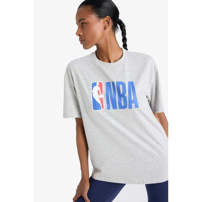 Defacto Z3128 Gri DeFactoFit NBA Wordmark Boxy Fit Bisiklet Yaka Kısa Kollu Tişört