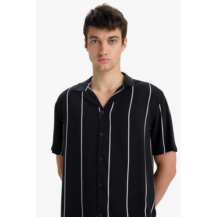 Defacto E2559 Siyah Regular Fit Apaş Yaka Çizgili Yazlık Kısa Kollu Gömlek