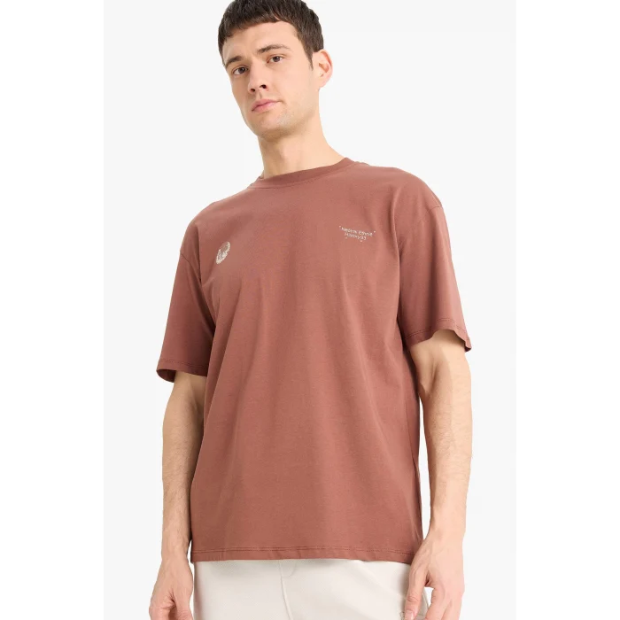 Defacto E1698 Kahve %100 Pamuk Boxy Fit Bisiklet Yaka Sırt Baskılı Kısa Kollu Tişört