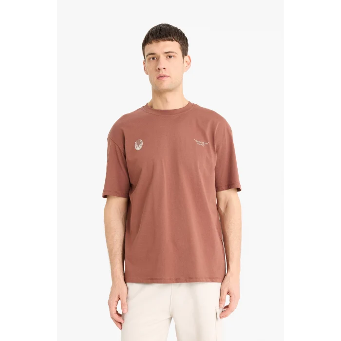 Defacto E1698 Kahve %100 Pamuk Boxy Fit Bisiklet Yaka Sırt Baskılı Kısa Kollu Tişört