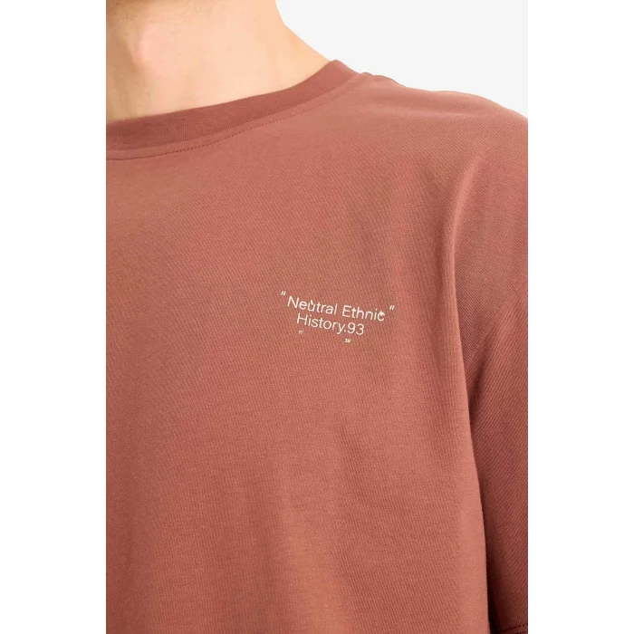 Defacto E1698 Kahve %100 Pamuk Boxy Fit Bisiklet Yaka Sırt Baskılı Kısa Kollu Tişört