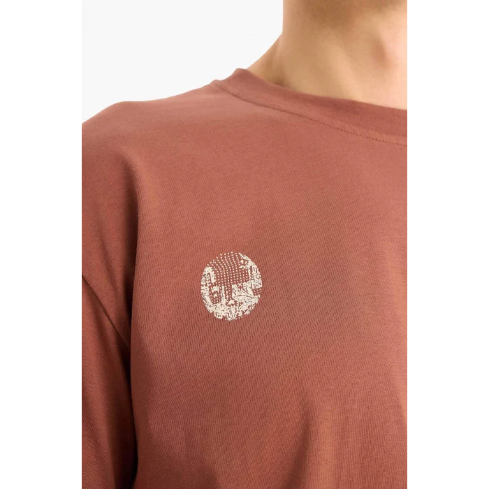 Defacto E1698 Kahve %100 Pamuk Boxy Fit Bisiklet Yaka Sırt Baskılı Kısa Kollu Tişört