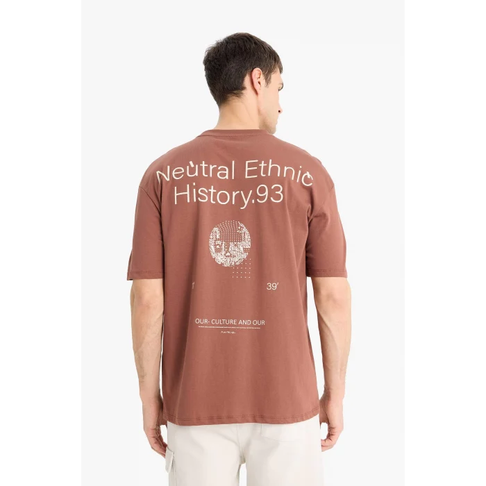 Defacto E1698 Kahve %100 Pamuk Boxy Fit Bisiklet Yaka Sırt Baskılı Kısa Kollu Tişört