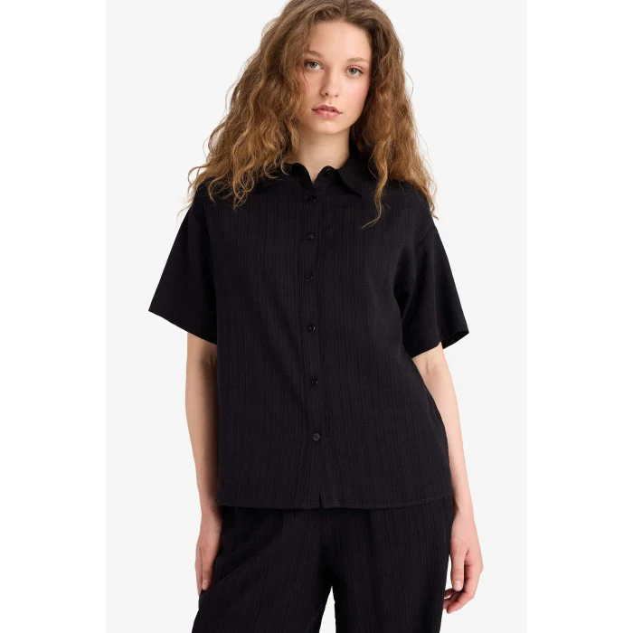 Defacto A9135 Siyah Oversize Geniş Kalıp Basic Düz Kısa Kollu Gömlek
