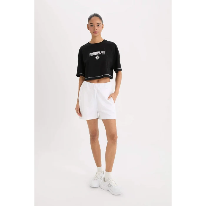 Defacto B9953 Siyah DeFactoFit NBA Brooklyn Nets Cropped Fit Bisiklet Yaka Kısa Kollu Tişört