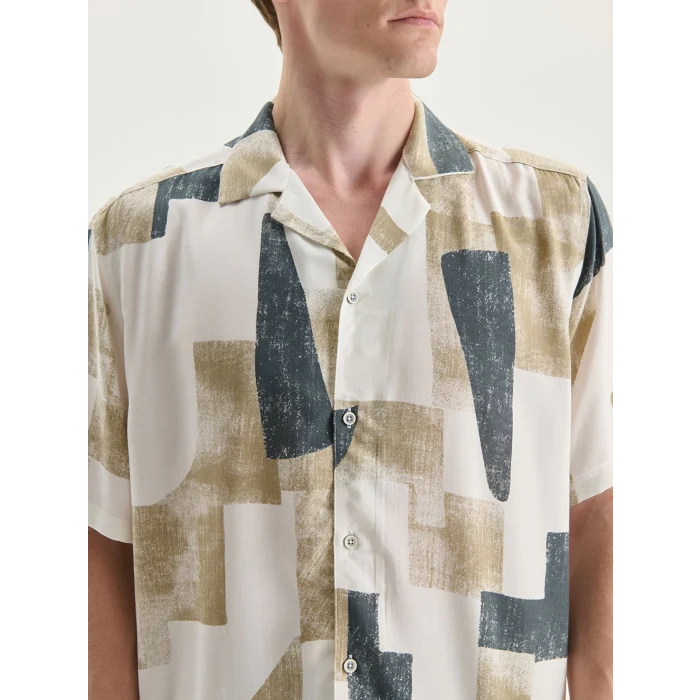 LCW Vision Bej Regular Fit Kısa Kollu Desenli Erkek Gömlek