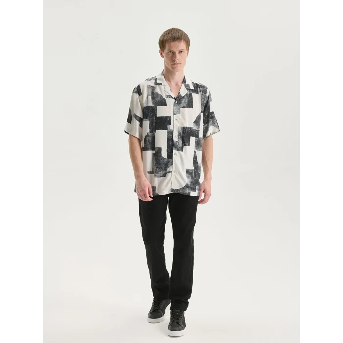LCW Vision Beyaz Regular Fit Kısa Kollu Desenli Erkek Gömlek