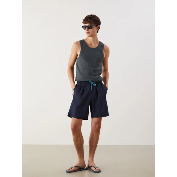 LCWAIKIKI Classic Indigo Diz Hizası Boy Basic Erkek Deniz Şortu