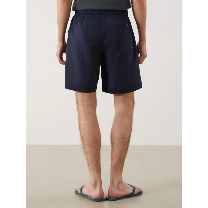 LCWAIKIKI Classic Indigo Diz Hizası Boy Basic Erkek Deniz Şortu