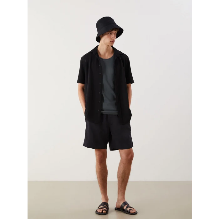 LCWAIKIKI Classic Siyah Diz Hizası Boy Basic Erkek Deniz Şortu